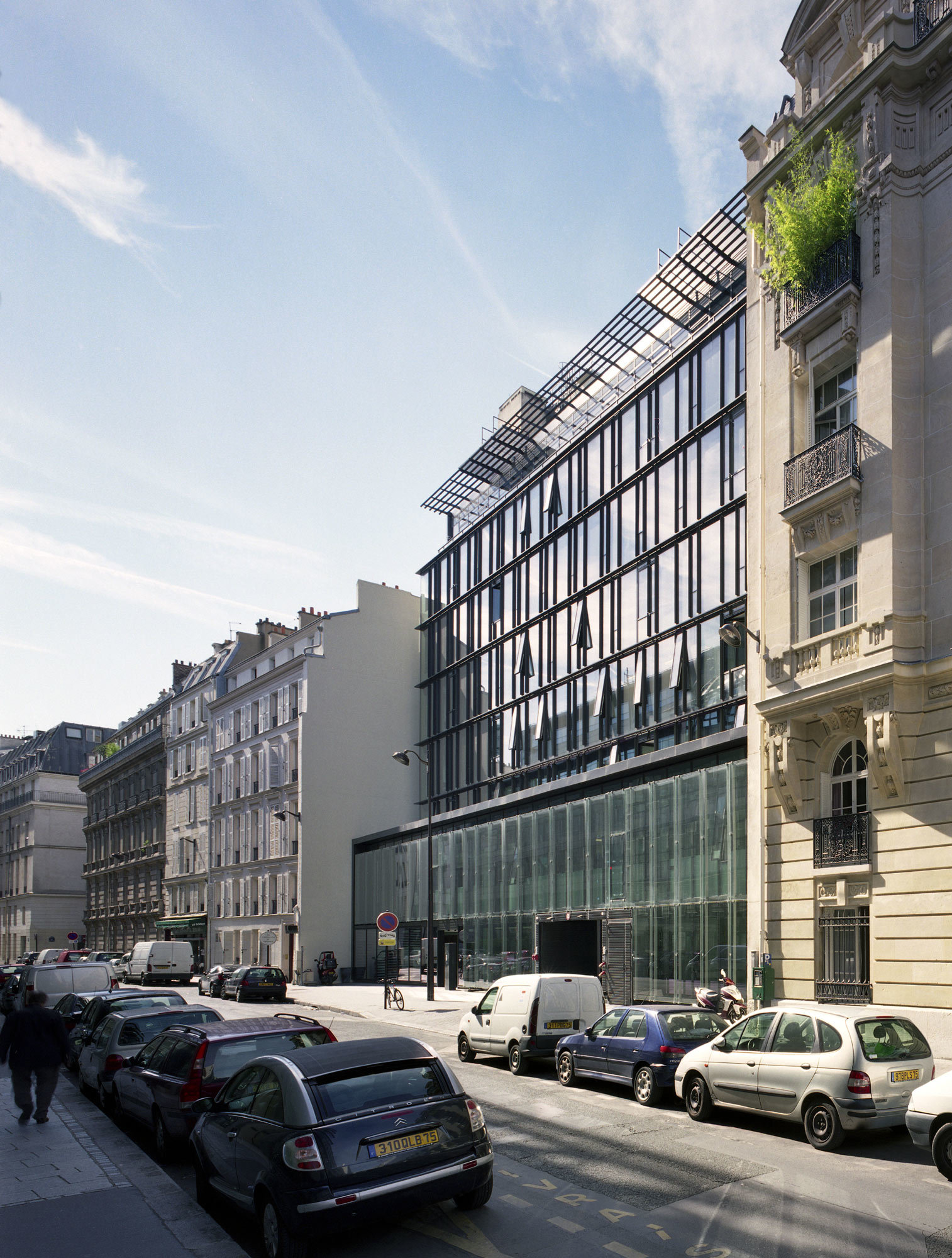 Façade, rue de la Ville-l’Evêque, Hermès, HGA – Hubert Godet Architectes