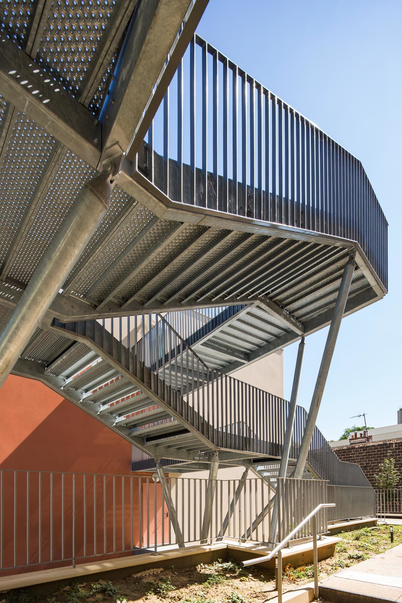 Villejuif, Escalier extérieur, résidence social, HGA – Hubert Godet Architectes